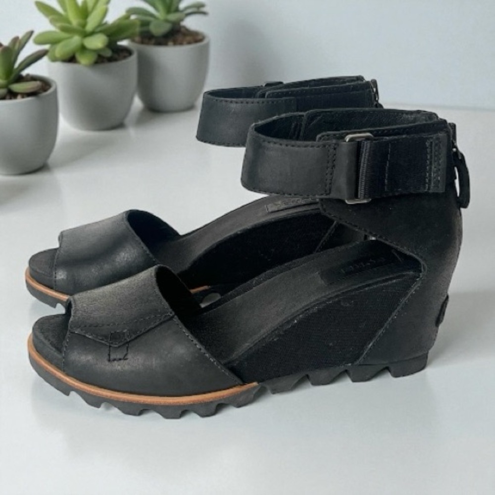 Sorel Joanie wedge open toe Sandals black 8.5